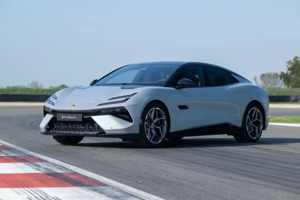 Lotus Emeya, la berlina eléctrica que redefine el ADN deportivo de la marca 6 Motor16 Lotus Emeya 600 3 Motor16