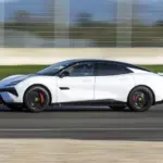 Lotus Emeya, la berlina eléctrica que redefine el ADN deportivo de la marca