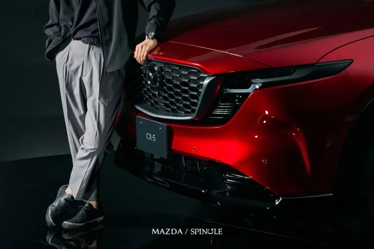 Mazda traslada los tonos que triunfan en el CX-5 y el Roadster a unas nuevas zapatillas pensadas para conducir