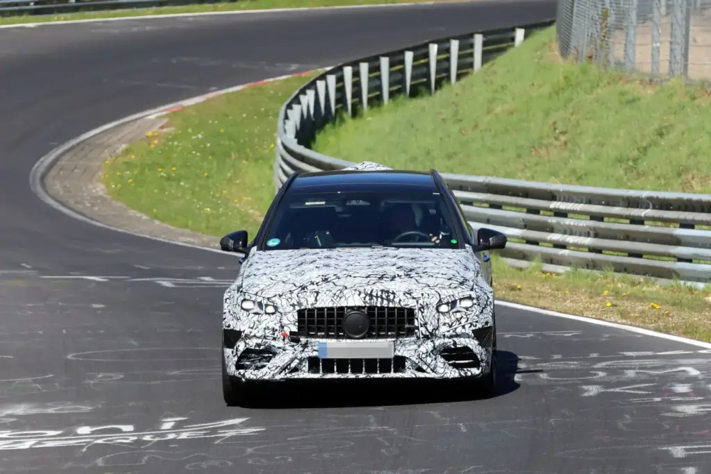 Fotos espía del Mercedes-AMG Clase C: Regreso a los 6 cilindros 3 Motor16 Mercedes AMG Clase C V6 1 Motor16