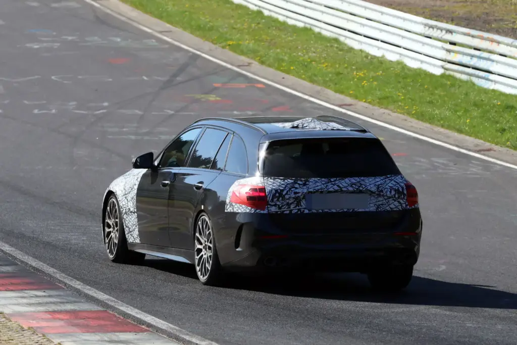 Fotos espía del Mercedes-AMG Clase C: Regreso a los 6 cilindros 2 Motor16 Mercedes AMG Clase C V6 11 Motor16