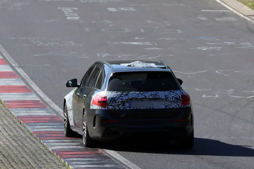 Fotos espía del Mercedes-AMG Clase C: Regreso a los 6 cilindros 14 Motor16 Mercedes AMG Clase C V6 13 Motor16