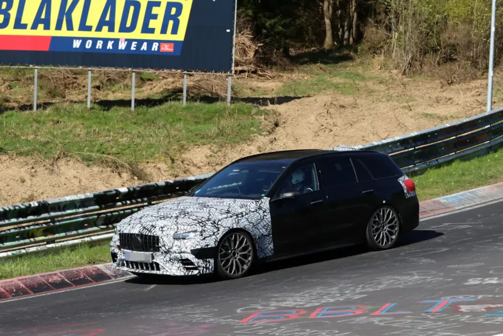 Fotos espía del Mercedes-AMG Clase C: Regreso a los 6 cilindros 7 Motor16 Mercedes AMG Clase C V6 5 Motor16