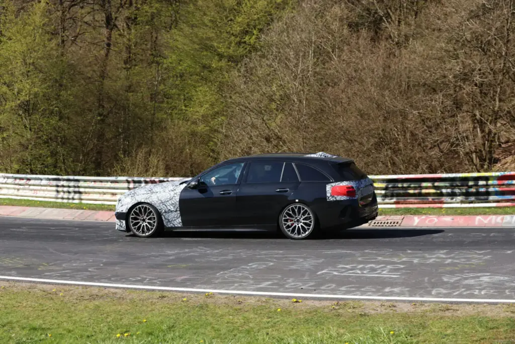 Fotos espía del Mercedes-AMG Clase C: Regreso a los 6 cilindros 10 Motor16 Mercedes AMG Clase C V6 8 Motor16