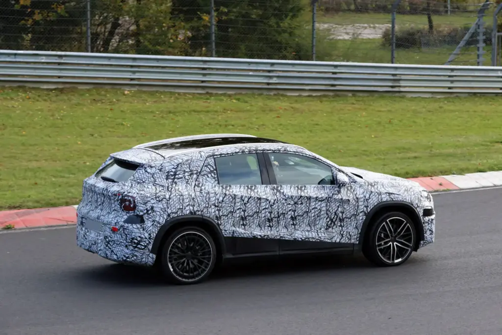 Mercedes AMG GLA 45 electrico 8 Motor16