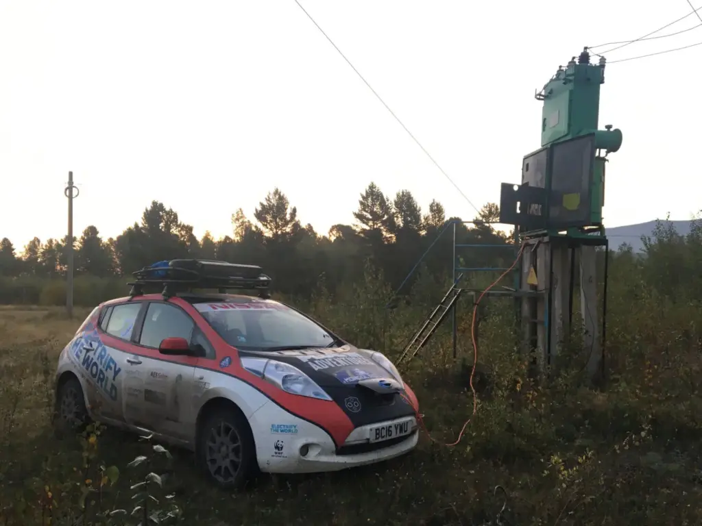 La historia del Nissan LEAF y los dos pioneros que llevan 13 años conduciéndolo por todo el mundo 11 Motor16 NISSAN LEAF MONGOL RALLY 4 Motor16