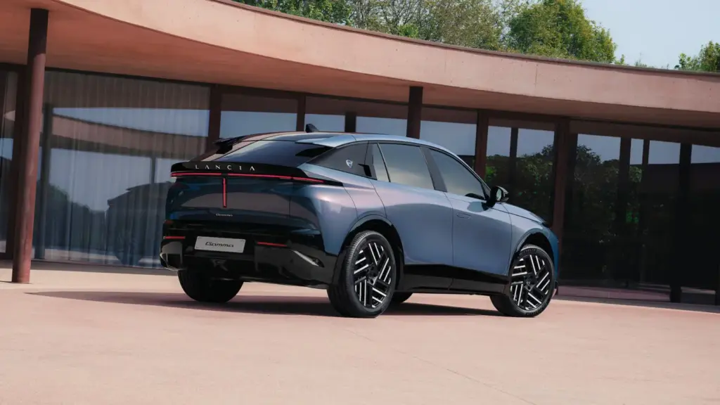 Así es el nuevo Lancia Gamma, elegante, avanzado y electrificado 1 Motor16 Nuevo Lancia Gamma 3 Motor16