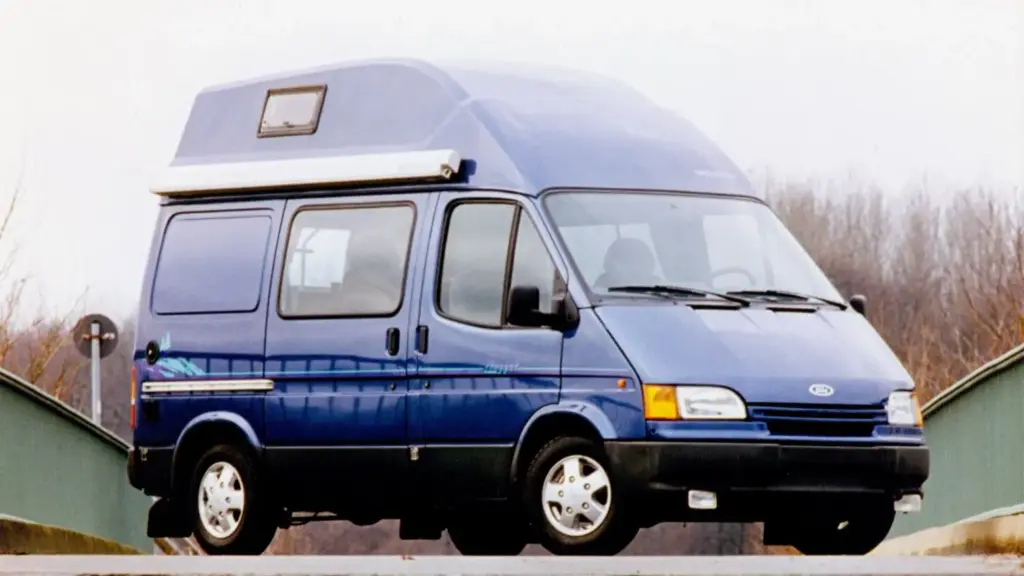 Ford Nugget o los 40 años de la Transit convertida en autocaravana 13 Motor16 Nugget 40th anniversary 1993 Ford Nugget with high roof Motor16