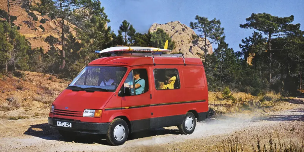 Ford Nugget o los 40 años de la Transit convertida en autocaravana 1 Motor16 Nugget 40th anniversary original brochure 04 Motor16