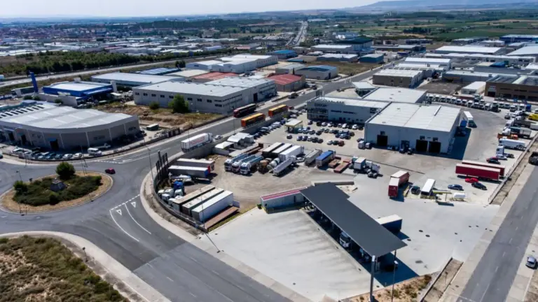 Bosch logra 2.000 plazas de aparcamiento seguro camiones en España