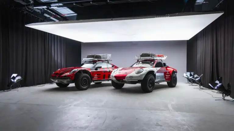 Los dos Porsche 911 que conquistaron el volcán más alto del mundo ya tienen su exposición