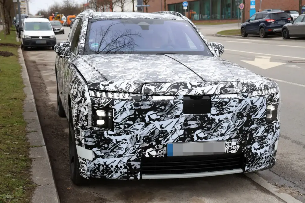 El primer SUV eléctrico de Rolls-Royce desvela uno de sus secretos 4 Motor16 Rolls Royce SUV EV 1 Motor16