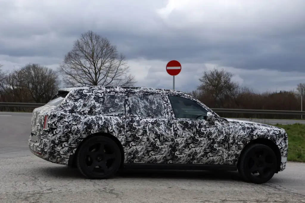 El primer SUV eléctrico de Rolls-Royce desvela uno de sus secretos 14 Motor16 Rolls Royce SUV EV 11 Motor16