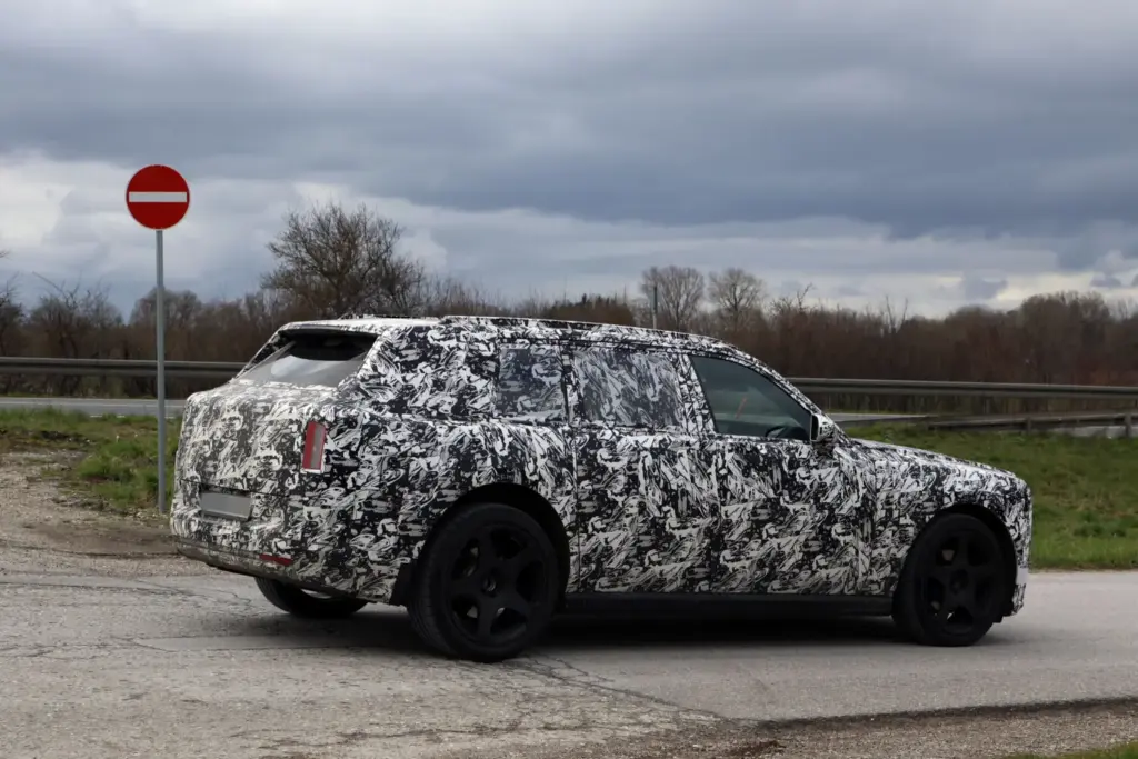 El primer SUV eléctrico de Rolls-Royce desvela uno de sus secretos 15 Motor16 Rolls Royce SUV EV 12 Motor16