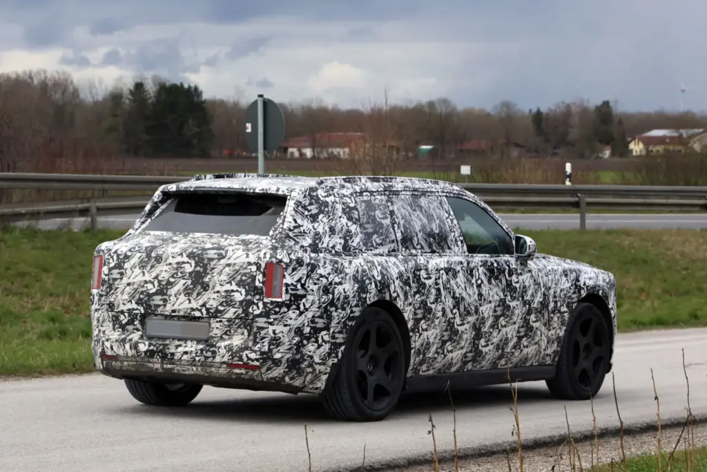 El primer SUV eléctrico de Rolls-Royce desvela uno de sus secretos 17 Motor16 Rolls Royce SUV EV 14 Motor16