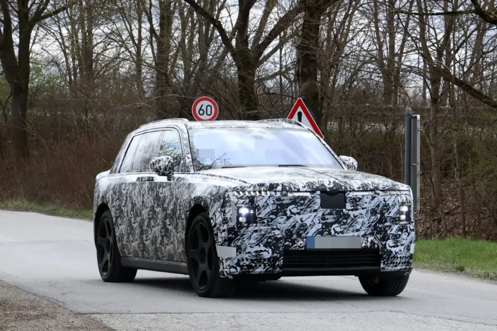 El primer SUV eléctrico de Rolls-Royce desvela uno de sus secretos 7 Motor16 Rolls Royce SUV EV 4 Motor16
