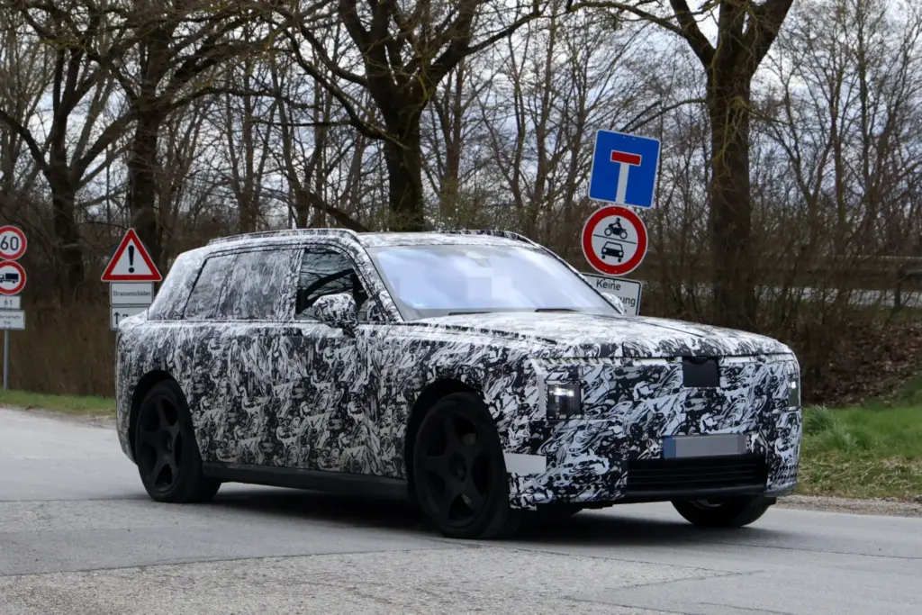 El primer SUV eléctrico de Rolls-Royce desvela uno de sus secretos 9 Motor16 Rolls Royce SUV EV 6 Motor16