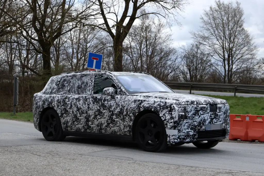 El primer SUV eléctrico de Rolls-Royce desvela uno de sus secretos 10 Motor16 Rolls Royce SUV EV 7 Motor16