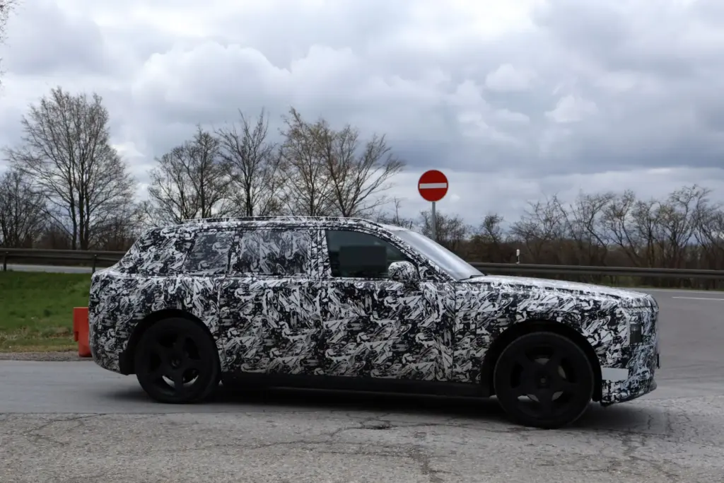 El primer SUV eléctrico de Rolls-Royce desvela uno de sus secretos 12 Motor16 Rolls Royce SUV EV 9 Motor16