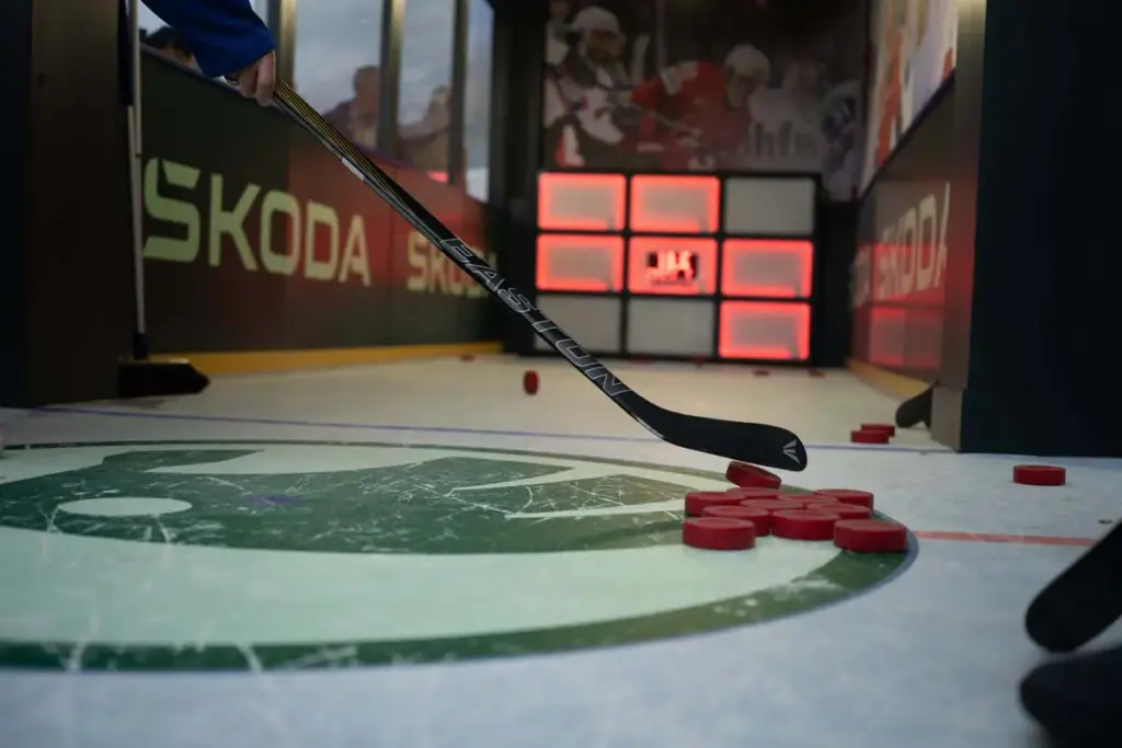 Škoda convierte su eléctrico Elroq en un karaoke para el Mundial de Hockey sobre Hielo 17 Motor16 SKODA Mundial de Hockey sobre Hielo elroq karaoke15 Motor16