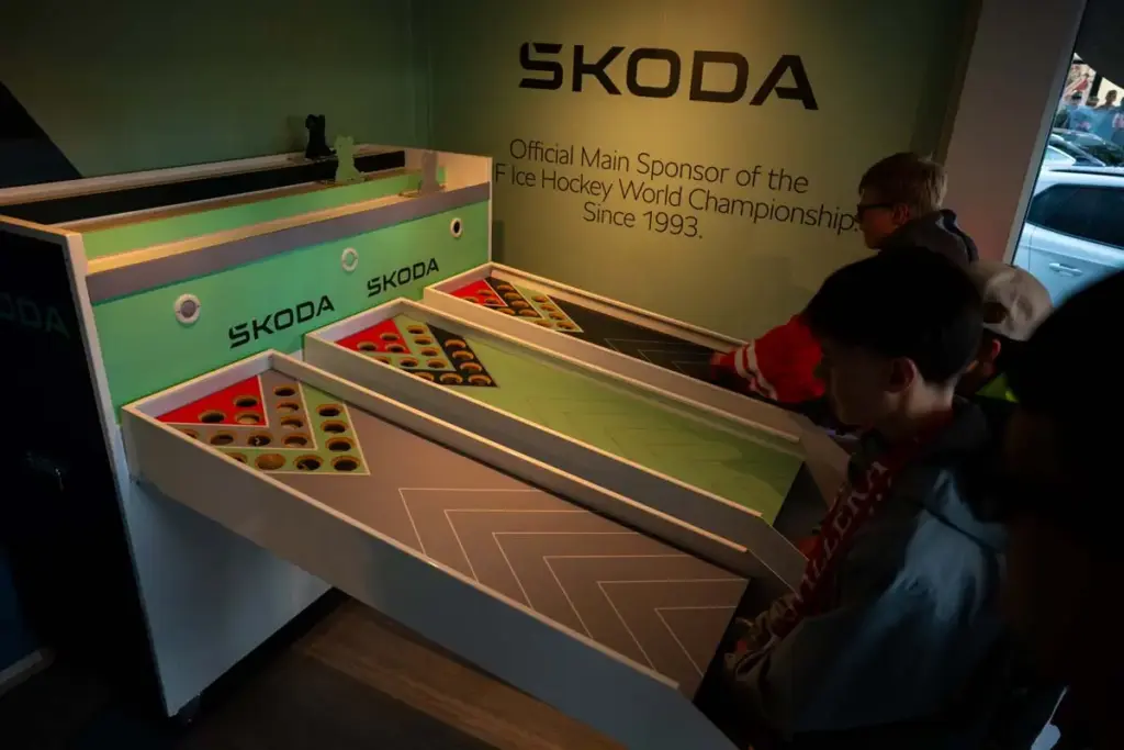Škoda convierte su eléctrico Elroq en un karaoke para el Mundial de Hockey sobre Hielo 18 Motor16 SKODA Mundial de Hockey sobre Hielo elroq karaoke16 Motor16