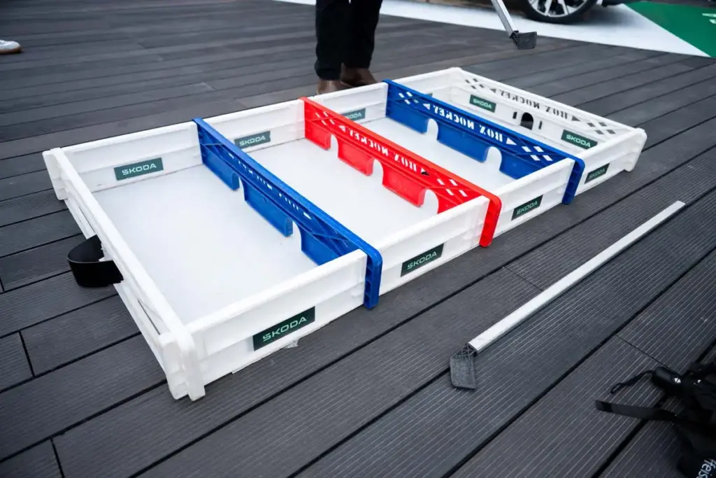 Škoda convierte su eléctrico Elroq en un karaoke para el Mundial de Hockey sobre Hielo 12 Motor16 SKODA Mundial de Hockey sobre Hielo elroq karaoke9 Motor16