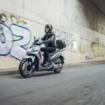 SYM actualiza el Symphony SR 125 ABS 2026 con más tecnología y seguridad