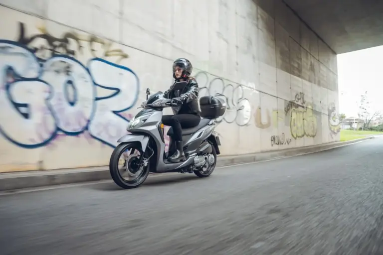 SYM actualiza el Symphony SR 125 ABS 2026 con más tecnología y seguridad