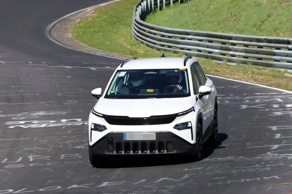 Skoda Epiq 2026 espia Nurburgring 1 Motor16