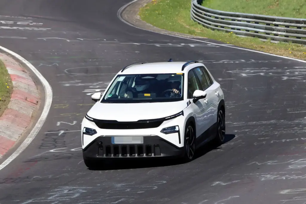 Skoda Epiq 2026 espia Nurburgring 2 Motor16