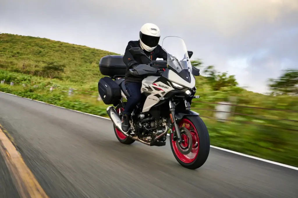 La prometedora Suzuki SV-7GX ya tiene precio, y no está nada mal 8 Motor16 Suzuki SV 7GX precio 4 Motor16