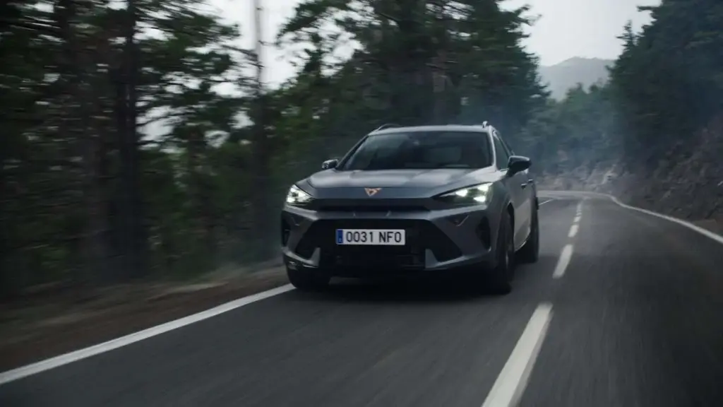 CUPRA ficha a Tom Felton (Draco Malfoy en 'Harry Potter') para su campaña más ambiciosa: el coche que elige a su conductor 2 Motor16 CUPRA, campaña, Tom Felton,