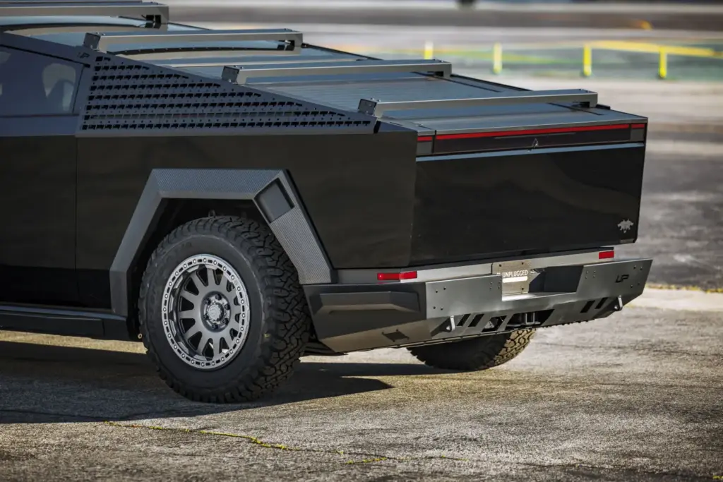 Si el Tesla Cybertruck te parece soso, Unplugged Performance es la respuesta a tus plegarias 13 Motor16 Si el Tesla Cybertruck te parece soso, Unplugged Performance es la respuesta a tus plegarias