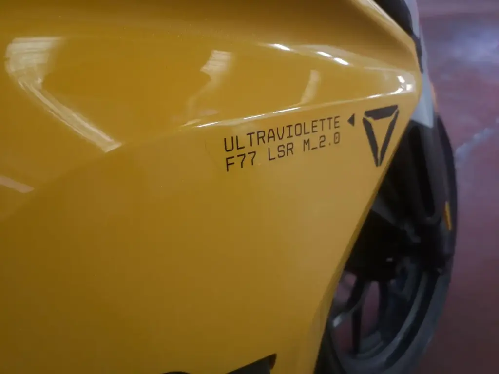 Prueba de la Ultraviolette F77 Mach 2 Recon: La deportividad del futuro ya está aquí 1 Motor16 Ultraviolette F77 Mach2 Recon prueba (14)