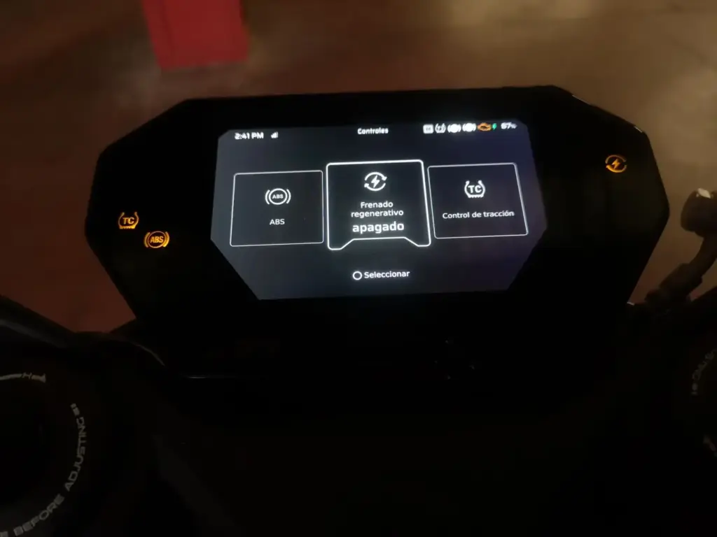 Prueba de la Ultraviolette F77 Mach 2 Recon: La deportividad del futuro ya está aquí 2 Motor16 Ultraviolette F77 Mach2 Recon prueba 17 Motor16