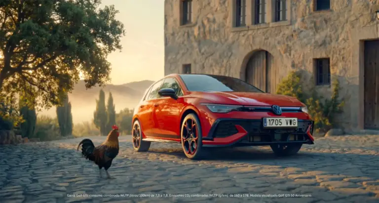 En el corral solo puede haber un gallo: Volkswagen celebra los 50 años del Golf GTI con una original campaña