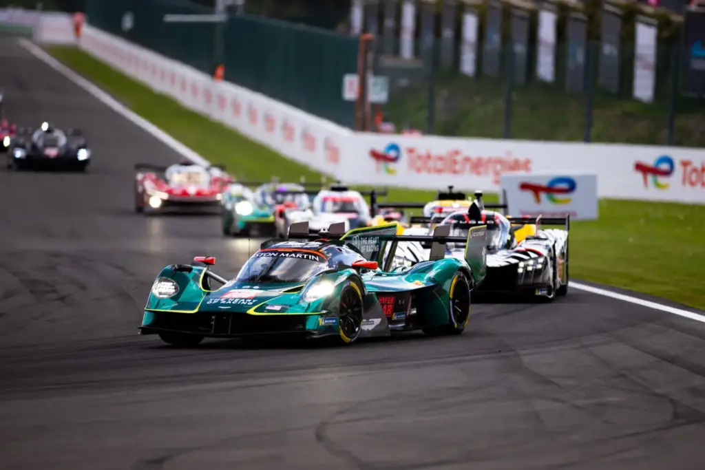 Mientras Fernando Alonso espera, el Valkyrie da alegrías a Aston Martin en Spa 1 Motor16 aston martin Valkyrie fernando alonso f1 1 Motor16