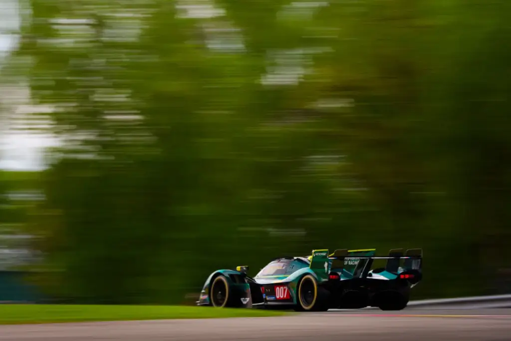 Mientras Fernando Alonso espera, el Valkyrie da alegrías a Aston Martin en Spa 4 Motor16 Mientras Fernando Alonso espera, el Valkyrie da alegrías a Aston Martin en Spa