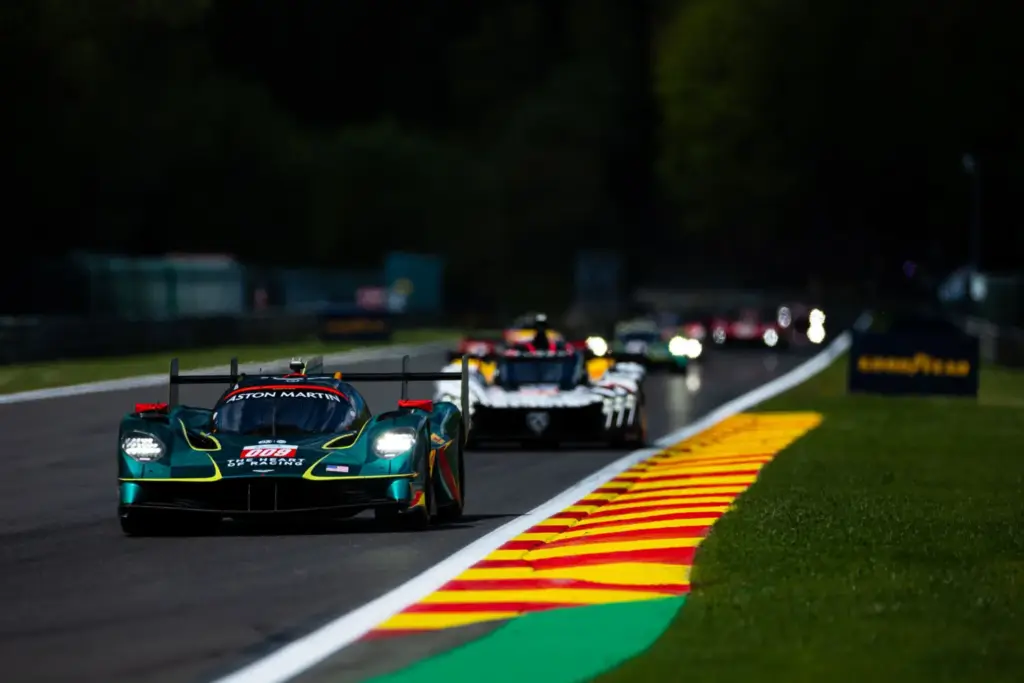 Mientras Fernando Alonso espera, el Valkyrie da alegrías a Aston Martin en Spa 17 Motor16 aston martin Valkyrie fernando alonso f1 2 Motor16