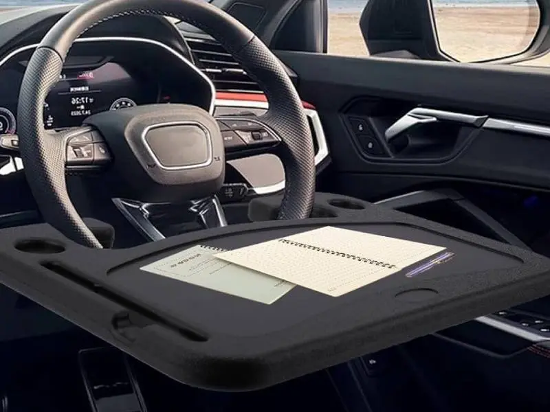 Ya puedes comer o trabajar sin bajarte del coche con este accesorio de Amazon por menos de 12 euros 3 Motor16 bandeja volante Amazon