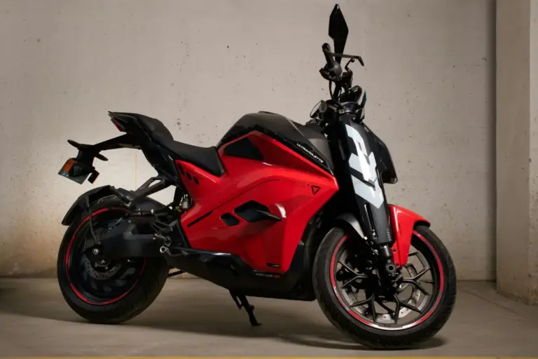La batería de flujo hierro que logra 6.000 ciclos sin perder capacidad para motos eléctricas