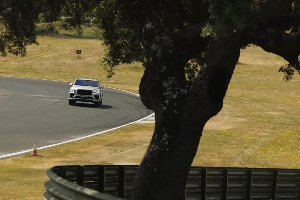 Primera prueba del Bentley Bentayga Speed: El último SUV de la vieja escuela 68 Motor16 bentley Bentayga speed V8 14 Motor16