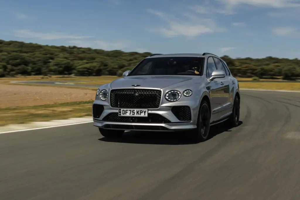 Primera prueba del Bentley Bentayga Speed: El último SUV de la vieja escuela 65 Motor16 bentley Bentayga speed V8 17 Motor16