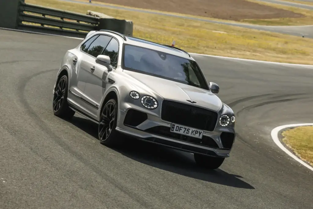 Primera prueba del Bentley Bentayga Speed: El último SUV de la vieja escuela 80 Motor16 bentley Bentayga speed V8 2 Motor16