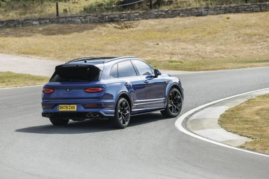 Primera prueba del Bentley Bentayga Speed: El último SUV de la vieja escuela 50 Motor16 bentley Bentayga speed V8 32 Motor16