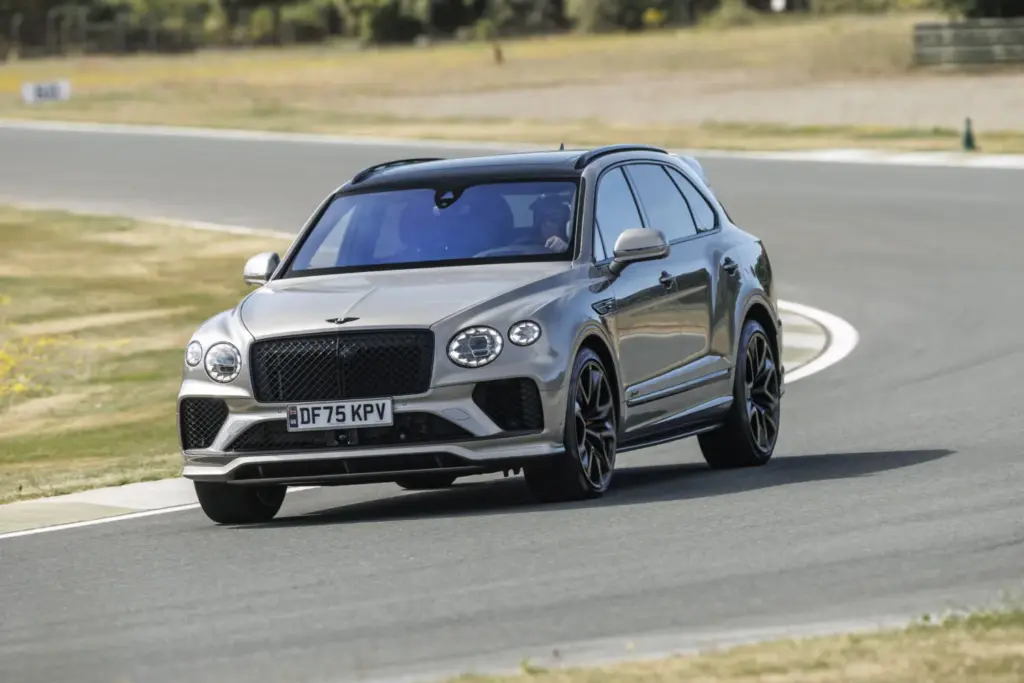 Primera prueba del Bentley Bentayga Speed: El último SUV de la vieja escuela 49 Motor16 bentley Bentayga speed V8 33 Motor16