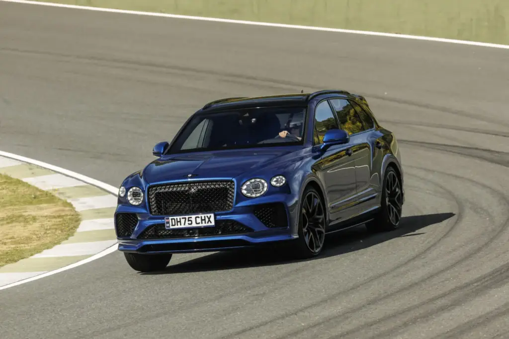 Primera prueba del Bentley Bentayga Speed: El último SUV de la vieja escuela 78 Motor16 bentley Bentayga speed V8 4 Motor16
