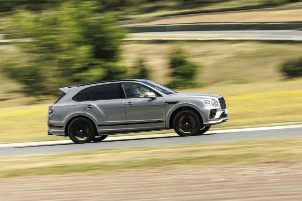 Primera prueba del Bentley Bentayga Speed: El último SUV de la vieja escuela 73 Motor16 bentley Bentayga speed V8 9 Motor16