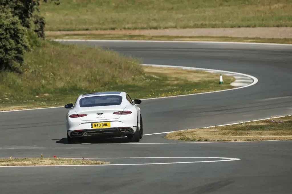 bentley continental GT s snow quartz ascari 5 Motor16