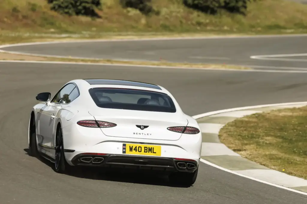 bentley continental GT s snow quartz ascari 9 Motor16